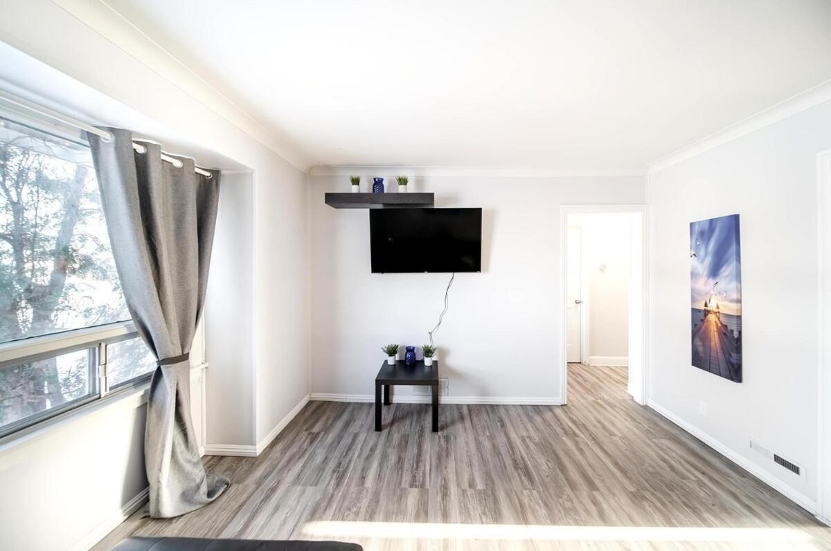 2 Bedroom In A Prime Location Holiday home Winnipeg